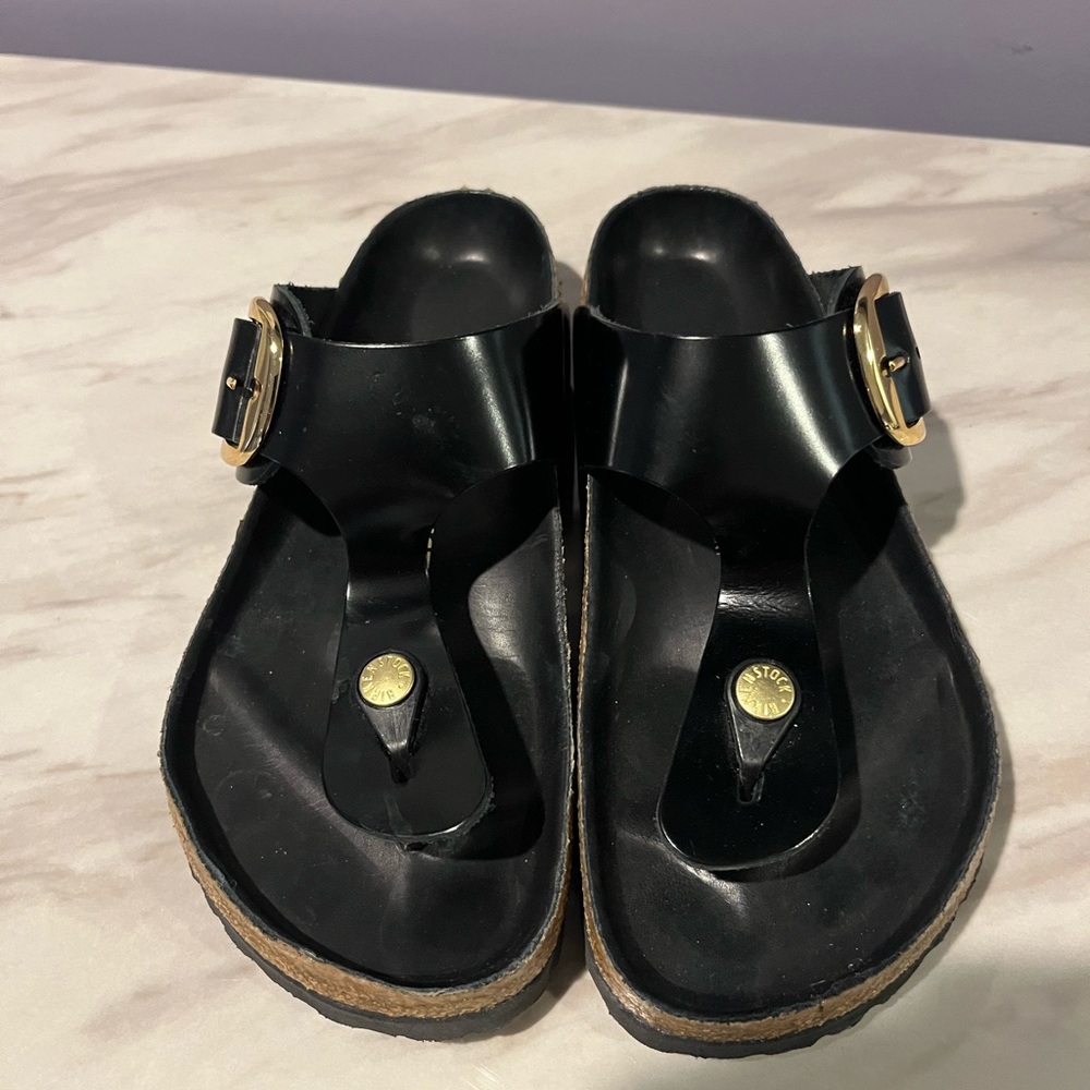 Birkenstock
Gizeh Big Buckle Patent Sandal